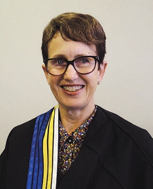 Photo of Chief Justice Helen Gay Murrell